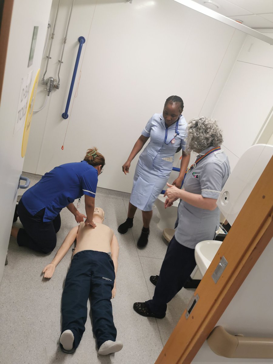 Vanessa Redwood tweet media