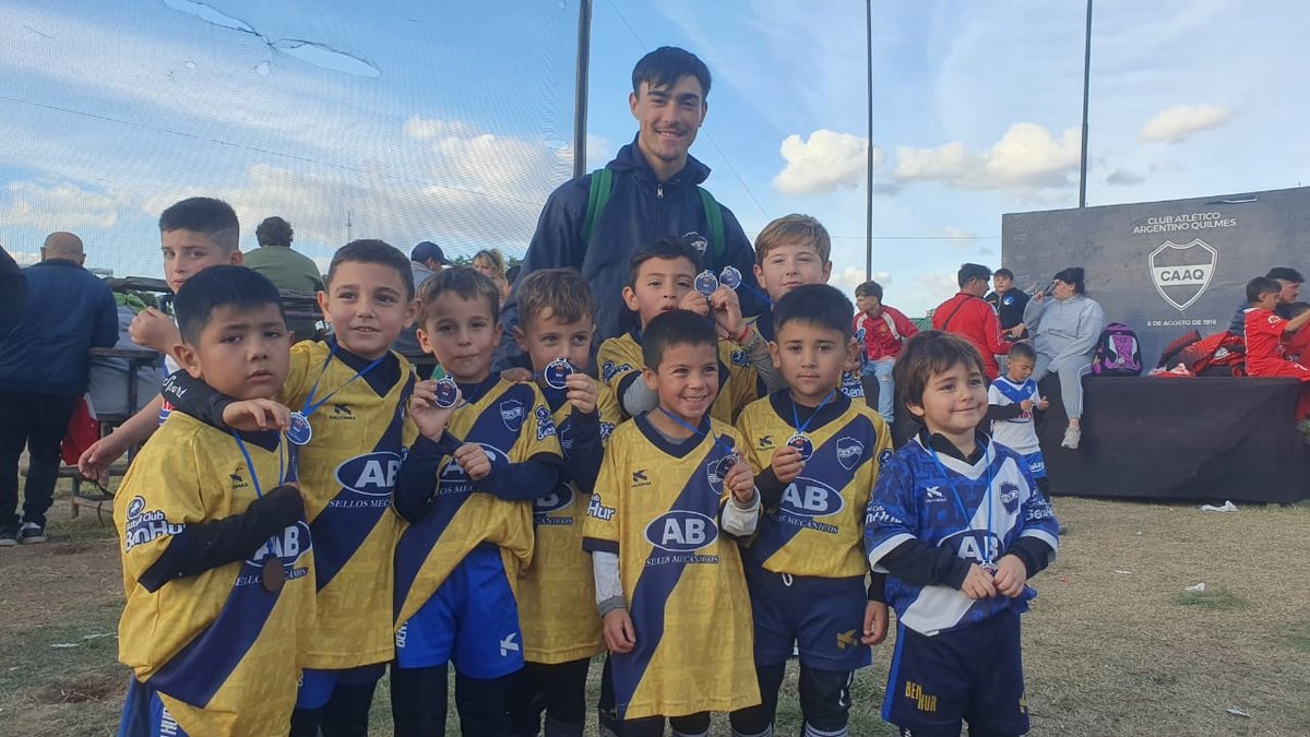 clubbenhur's tweet photo. ⚽️ #Infantiles. Este fin de semana, todas las categorías menores de #BenHur participaron del #Torneo de fútbol organizado por el Club Quilmes. La #BH estuvo presente con 7 equipos. La #Cat2015 se consagró Campeón de Copa de Plata.
#VamosBenHur 🔵⚪🔵 https://t.co/juaqRTASS0