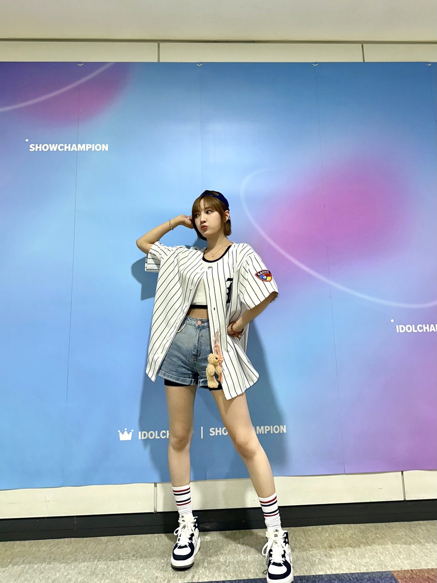 Billlieofficial's tweet photo. [#문수아] 빌리브 마음 속으로 홈—런💙💜

#Billlie_Letter https://t.co/Dz3J1i3VWK