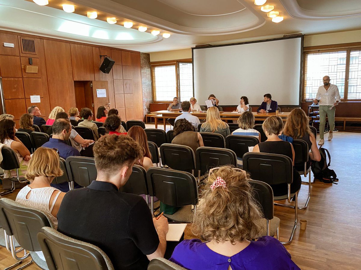🗣️ Happy to attend <a href="/TheEPIM/">European Philanthropic Initiative for Migration</a> Central and Eastern Europe networking conference on displaced Ukrainians 🇺🇦 crisis representing <a href="/IRIglobal/">International Republican Institute</a> in Prague 🇨🇿