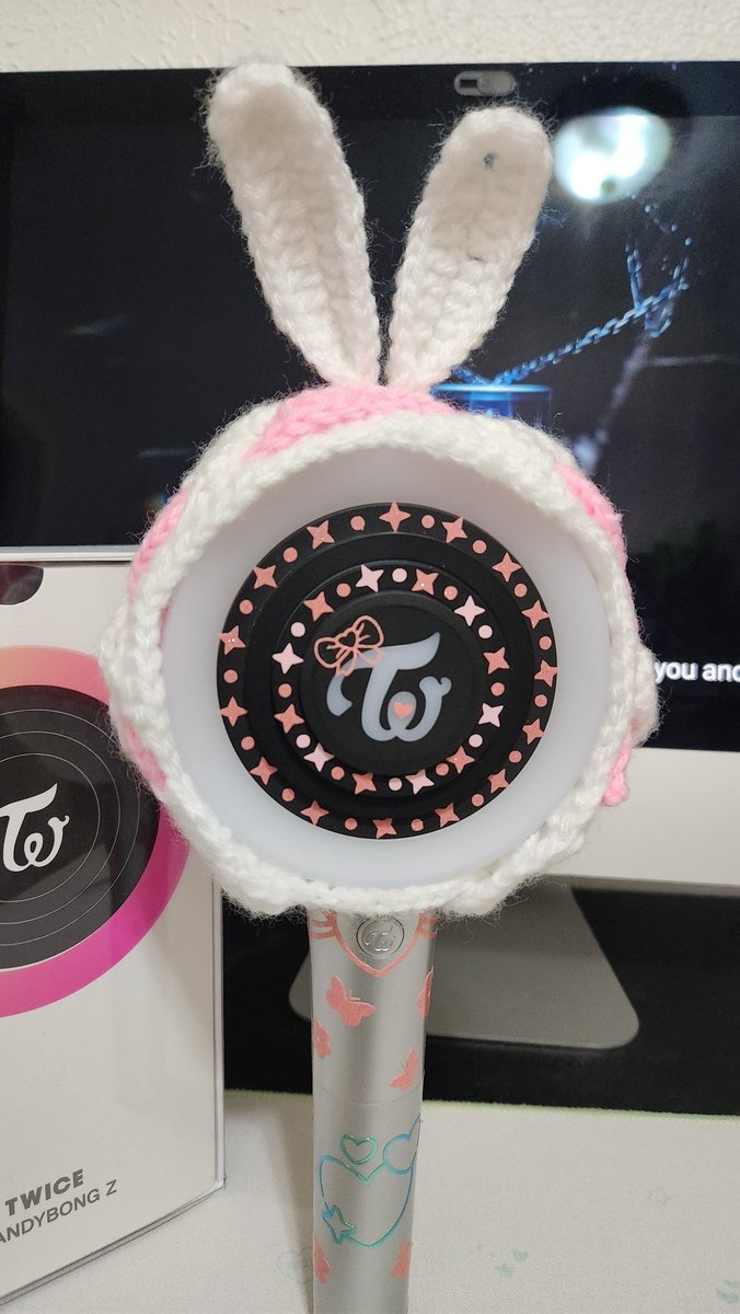 Eimi_28's tweet photo. Here's a sneak peek at some of the designs we'll be selling before the concert today!! We will also be giving away freebies!! #twiceinArlington #twice #twiceindallas #TWICE_5TH_WORLD_TOUR https://t.co/Rr247arr9P