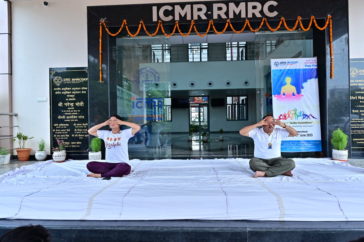 DoctorRajnikant's tweet image. Yoga Day celebrations at ICMR-RMRC, Gorakhpur. The connect between mind, body and soul to keep you fit and rejuvenated.@ICMRDELHI @GHS @MoHFW_INDIA #Yoga #vasudev @UPGovt