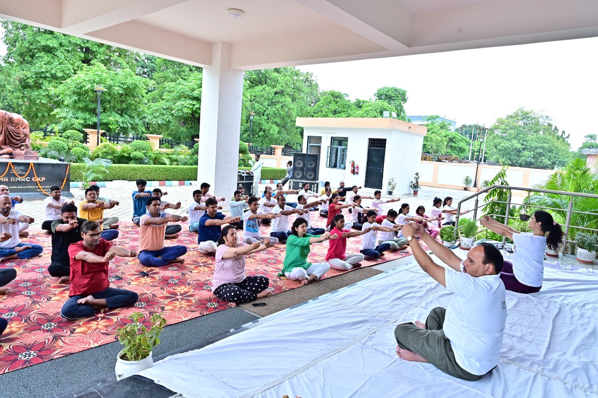 DoctorRajnikant's tweet image. Yoga Day celebrations at ICMR-RMRC, Gorakhpur. The connect between mind, body and soul to keep you fit and rejuvenated.@ICMRDELHI @GHS @MoHFW_INDIA #Yoga #vasudev @UPGovt