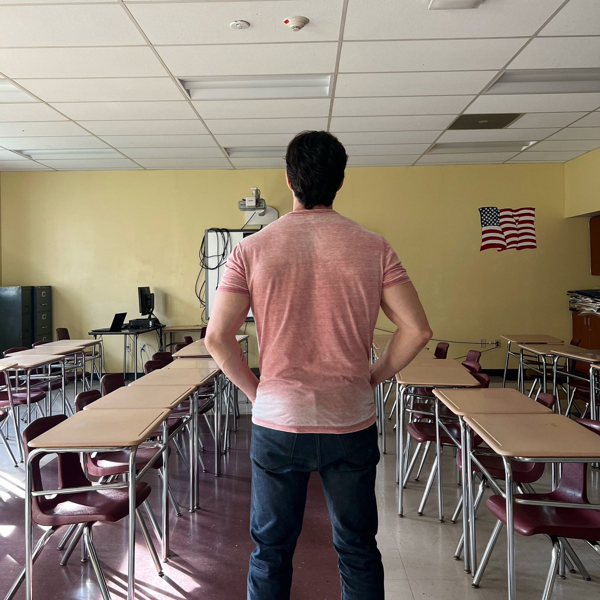NicholasFerroni's tweet photo. The last day of my 20th year is the most bittersweet of them all. I never thought I would ever doubt how much longer I can keep teaching because it is my dream job, but here we are and I know so many educators feel the same. https://t.co/ZD6vf6gXmR