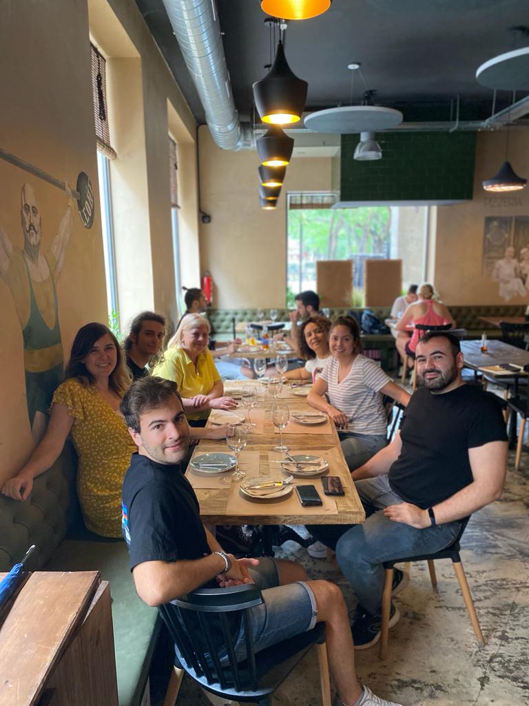 Group lunch for the celebration of the end of degree project of @DavidNuo11 Congratulations David!🎉🎉 @Tejel_Armoin @ISQCH