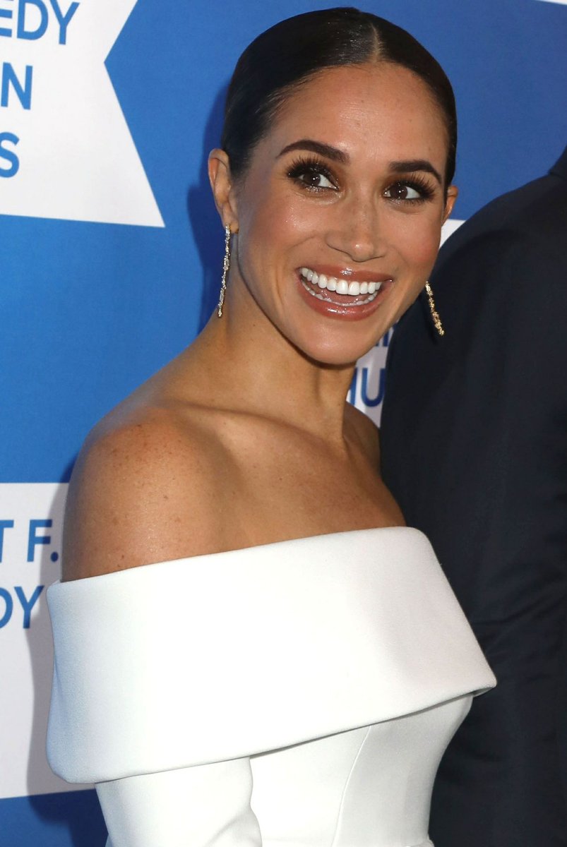 Tominey: Duchess Meghan might write her memoir post-Spotify contract! celebitchy.com/822489/