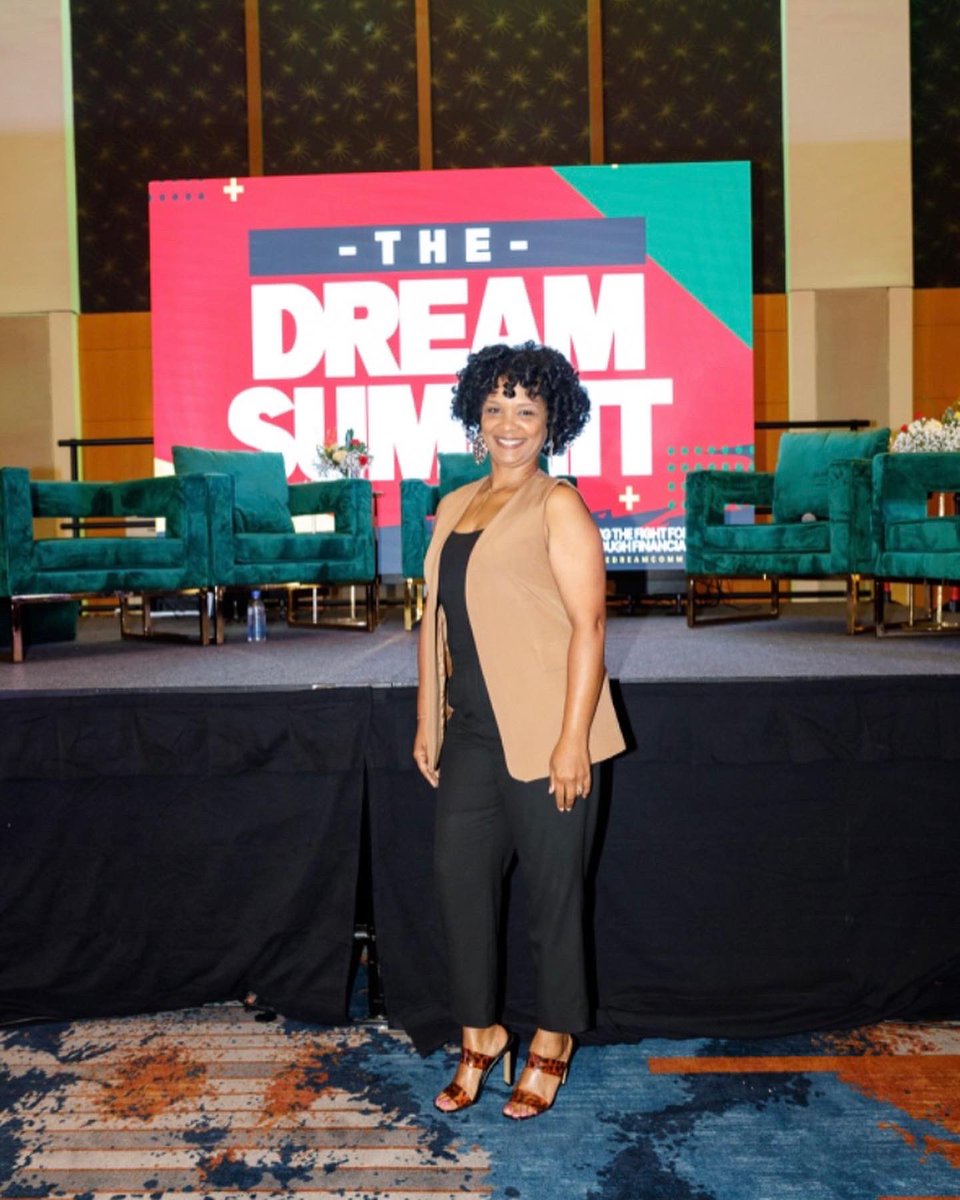 EnaEsco's tweet photo. It is always a pleasure when I am able to get #VerballyEffective with the people of Memphis. So many valuable connections were made this past weekend at #dreamsummitmemphis.
📸 @madebyglyde https://t.co/wjYiLR7KIc