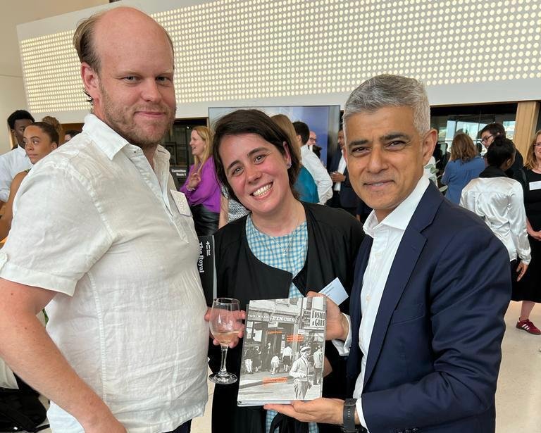 Mayor of London @SadiqKhan with Cristina Monteiro and @knight_david, the editors of our book 'Public House: A Cultural and Social History of the London Pub' which he wrote the ace Foreword for.