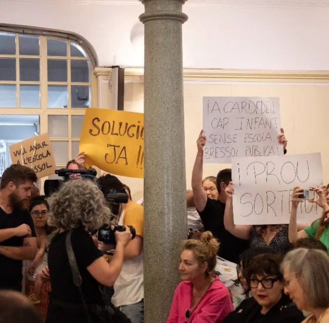 ProuSorteig's tweet photo. 📣‼️42 famílies sense plaça a la pública només amb els nascuts a 2022. MÉS DE 60 FAMÍLIES si afegim els nascuts a 2023!! 

@ajcardedeu @cupcardedeu @erc_cardedeu @PSCdeCardedeu @rtvcardedeu @el9nou_vor https://t.co/j4UOxCwR4k