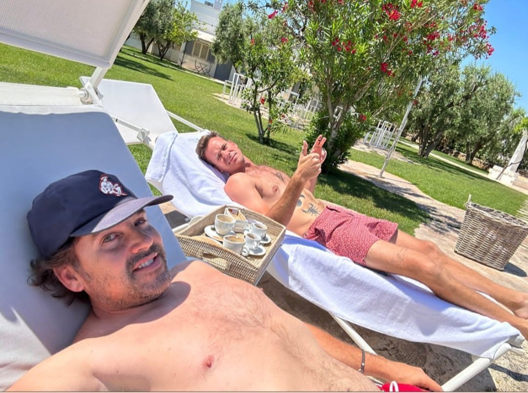 Freedom! ❤️ Happy to see you both guys #ArmieHammer #ashtonramsey #armietime <a href="/armiehammer/">AH</a> Instagram credit <a href="/ashtonramsey/">ashton</a>