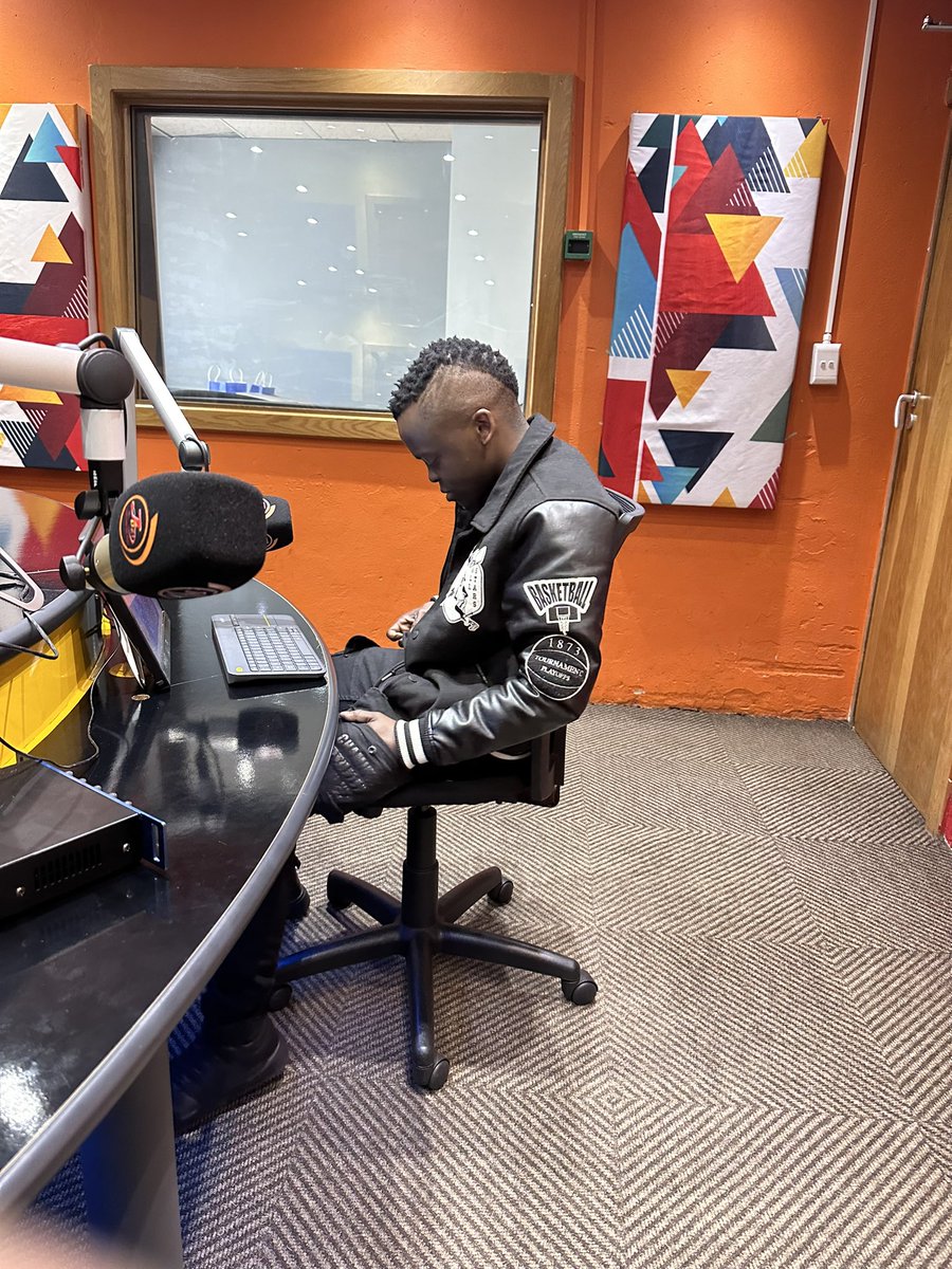 _shibas's tweet photo. We live on Jozi FM, stream by EP on all digital platforms link on bio https://t.co/49RbV6CDTV