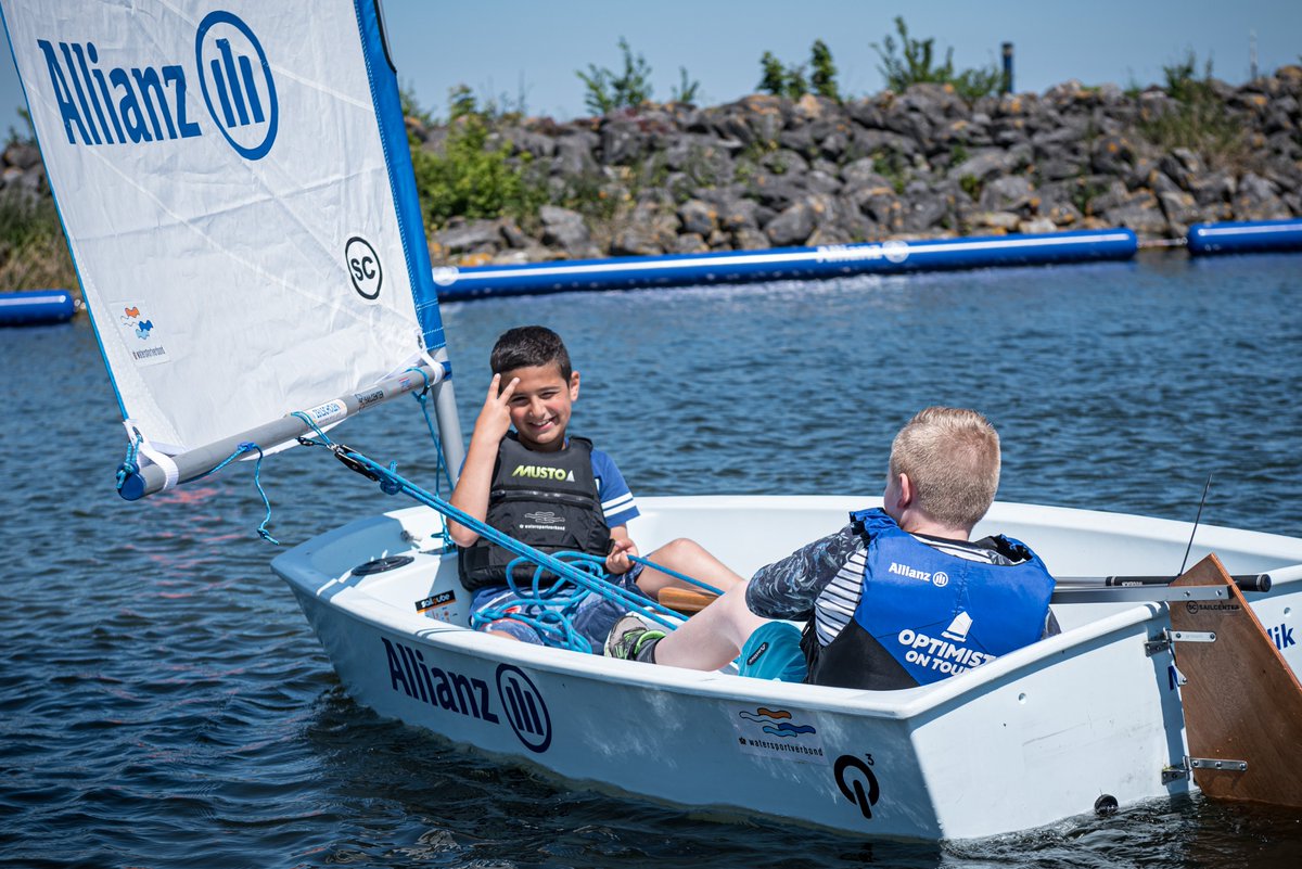 Ben jij nog geen 13 jaar en wil je het Allianz WK zeilen ⛵van 10-20 augustus van héél dichtbij meemaken? Doe mee met Optimist on Tour XXL! Je kan elke dag gratis meedoen aan meerdere gave watersporten! Meer info ⤵
optimistontour.nl/inschrijven/de…