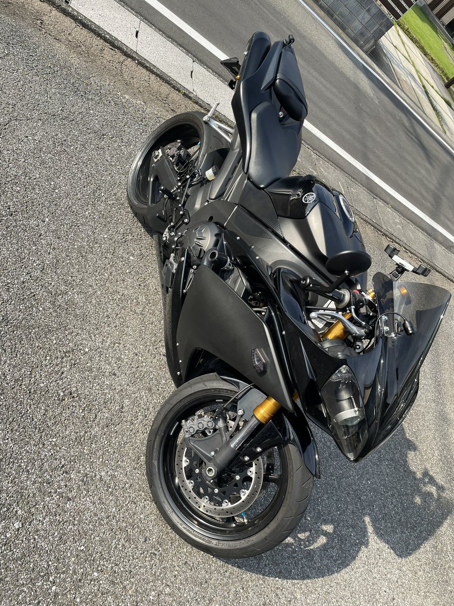triple_xl250s's tweet photo. 乗り換えついでに
名前：タオキ
性別：男
年齢：29
住み :  群馬県
車種 : YAMAHA YZF-R1 
　　　VESPA     PX200
一言：仲良くしてください

#バイク乗りとして軽く自己紹介 
#バイク乗りと繋がりたい
#バイク好きと繋がりたい https://t.co/4Qb1zcwvNc