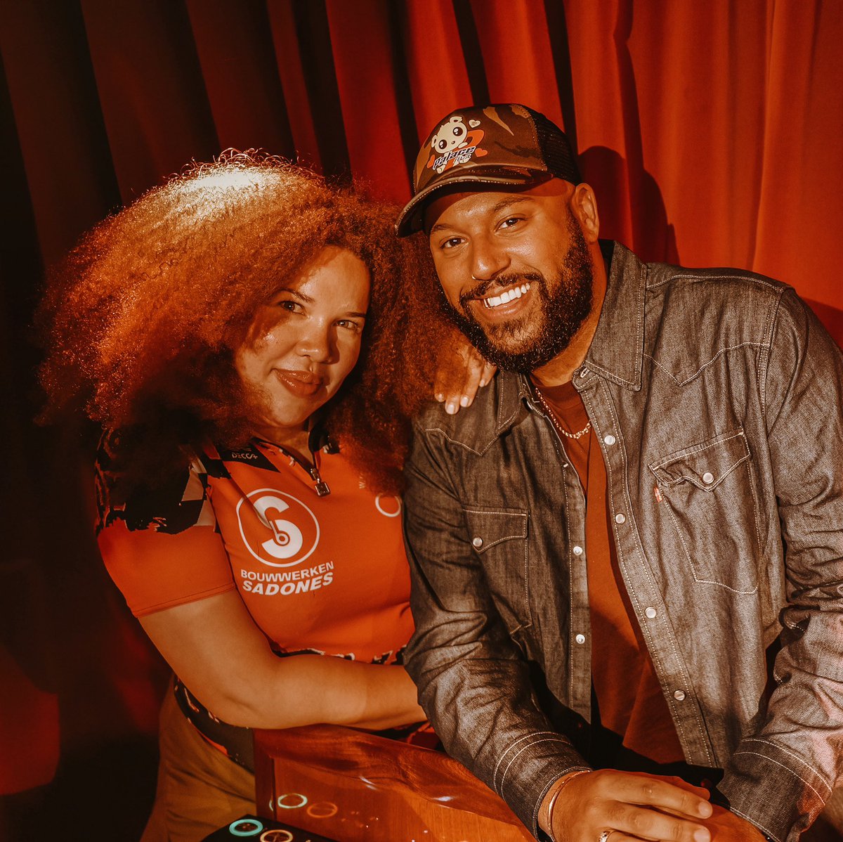 AKSonline's tweet photo. On my travels I get to bump into beautifully inspirational people. 

Case and point: 
@zeziifore &amp; @RichieBrave 🙌🏿
over at  #FirstFiveLive @KOKOLondon https://t.co/tL2yOKy6mg