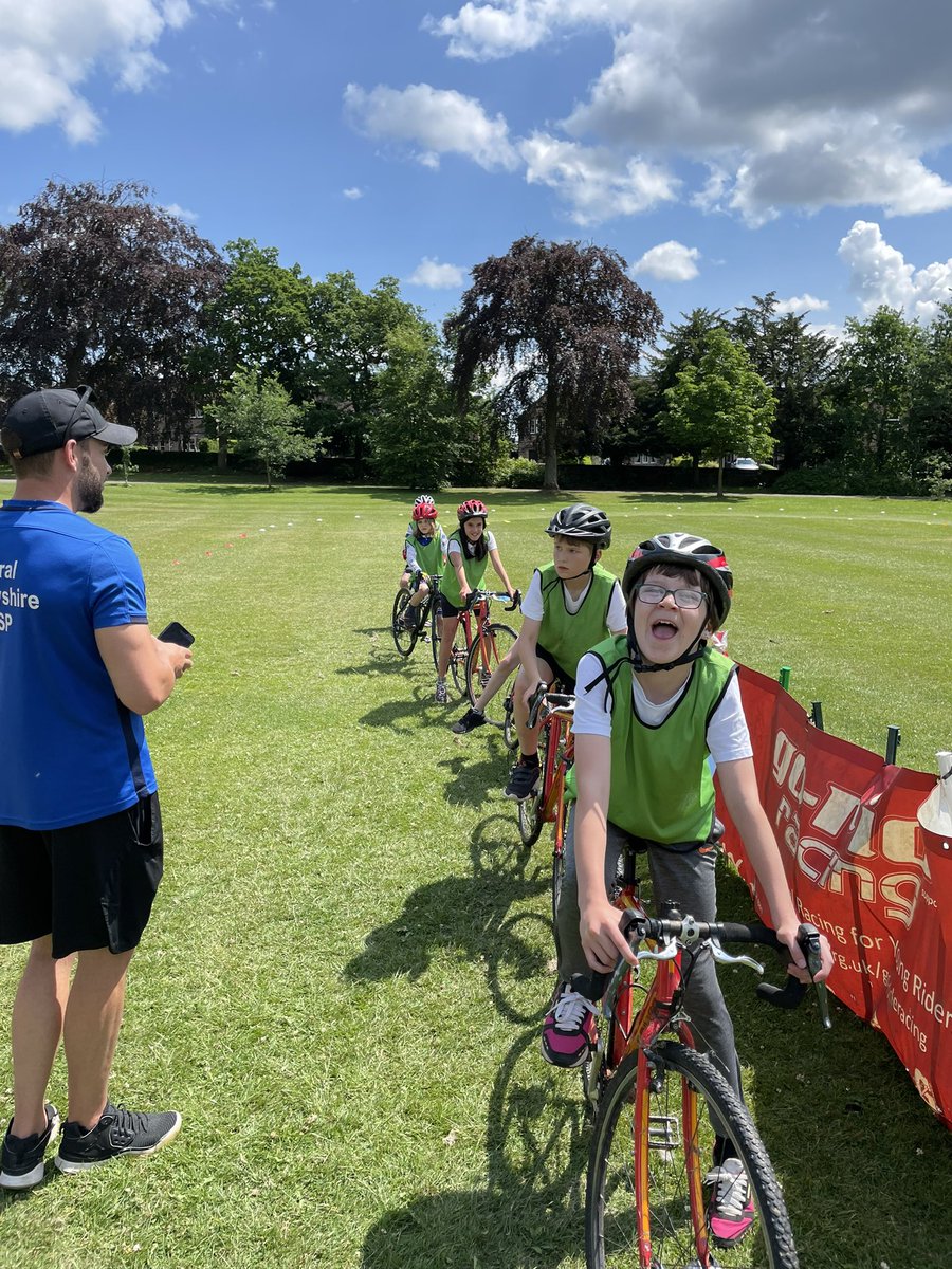 MatlockPrimary's tweet image. Enjoying the sunshine here at the Grass Cycling Event with @Cycle_Derby and @RuralDerbysSSP . Our team are racing ahead of the competition.