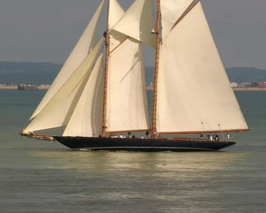 ColinMBaxter's tweet photo. More #classicyachts racing in the #Solent this morning . I'm busy painting , so #Cowes Webcam is good for viewing mostly . @48hrsnotice4sea @AWenham1 @bald_historian @gosport_nci @NciThe @STSDefence @ClassicBoatMag  I might paint somwe of these too , or you can commission me https://t.co/MA8tcBLmYJ