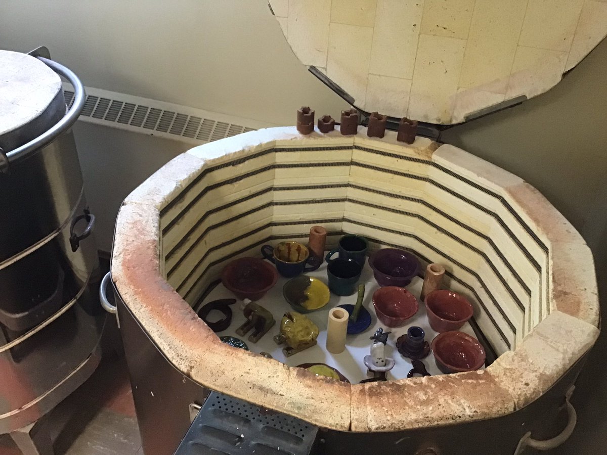 That’s a wrap…last firings of 2022/23. Now the packing and deep cleaning begins.  This post Covid year flew by. <a href="/HRCEFineArts/">HRCEFineArts</a> #ThanksToYouHalifax