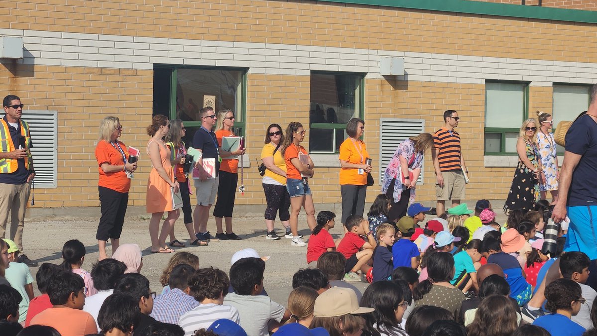 ChrisHadfieldLibrary tweet media