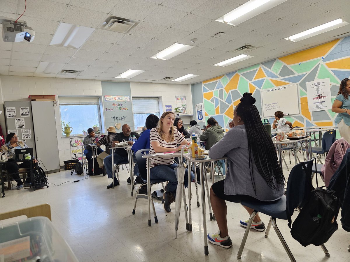 twardsat's tweet photo. "I'm here, Where are you?" begins with a lively version of Speed Teaming to build our connection before content! #SPLASH23 @DurhamPublicSch @DrMattocksPerry @DPSLearning https://t.co/rlHIWxapKB