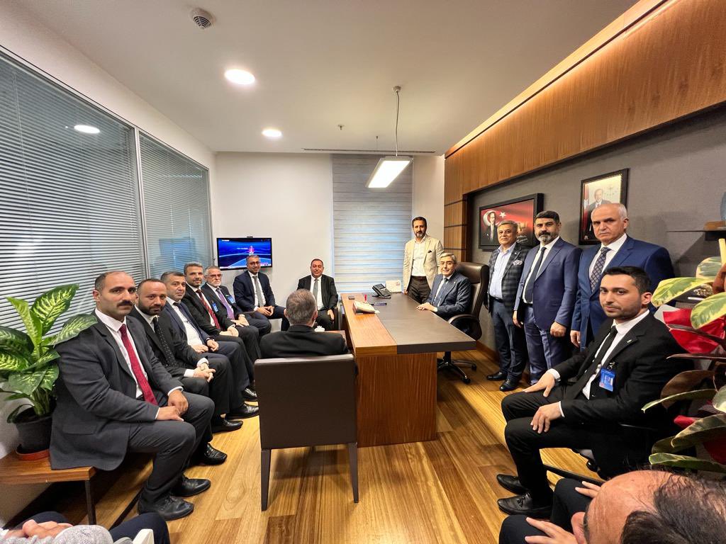 EyupOzkececi's tweet photo. AK Parti Gaziantep İl Başkanımız Sn @ErtugrulTEYMUR ile il yönetim kurulu üyelerimizi TBMM’de misafir ettik.

İl Başkanımız ve il yönetim kurulu üyesi arkadaşlarıma; Gazi şehrimizin menfaatini ve refahını gözeterek yaptığımız çalışmalarda desteklerini hep yanımda hissettiğim için minnettarım.

Şahsıma gösterdikleri nazik ziyaretleri için teşekkürlerimi sunuyorum.

Var olsunlar… 🤲

@OzdurduFurkan 
@OMarakoglu 
@avhakanbenzer 
@rmznozdemir27 
@Mehmetalidalkan 
@mus_kilic27 
@AtesBulent27 
@gundenayakkabi 
@A_AhmetParlak 
@Abdurra2007 
@HarunYILDIZ__ 
@guvenkadirr 
@Erdogan_Demir_ 
@ak_omer_asim 
@kadracikgoz27 
@AKPartiG_Antep