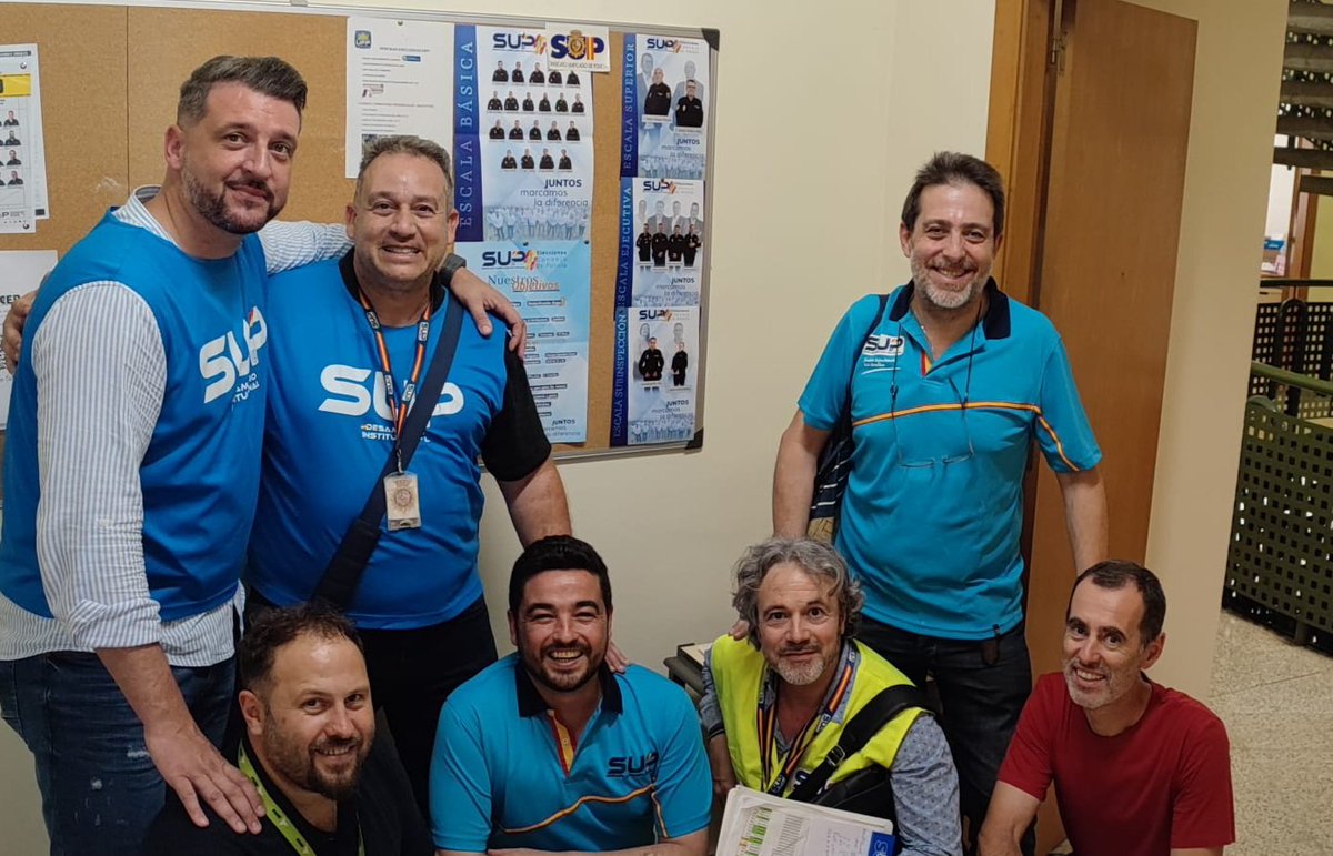 MiguelA67689904's tweet photo. 🗳️Continuamos los 3 Candidatos al Consejo, Secretario Federal y Delegación de Riesgos Laborales en #CampañaElectoral para el #ConsejoDePolicía2023

👮‍♂️Visitamos la #ComisariaDeMataro 🚔

🤝Escuchamos las inquietudes de l@s #Policias 👮👮‍♂️

✉️ 28 de JUNIO 🗳️👉🏼VOTA SUP https://t.co/tJXvD8fPqK