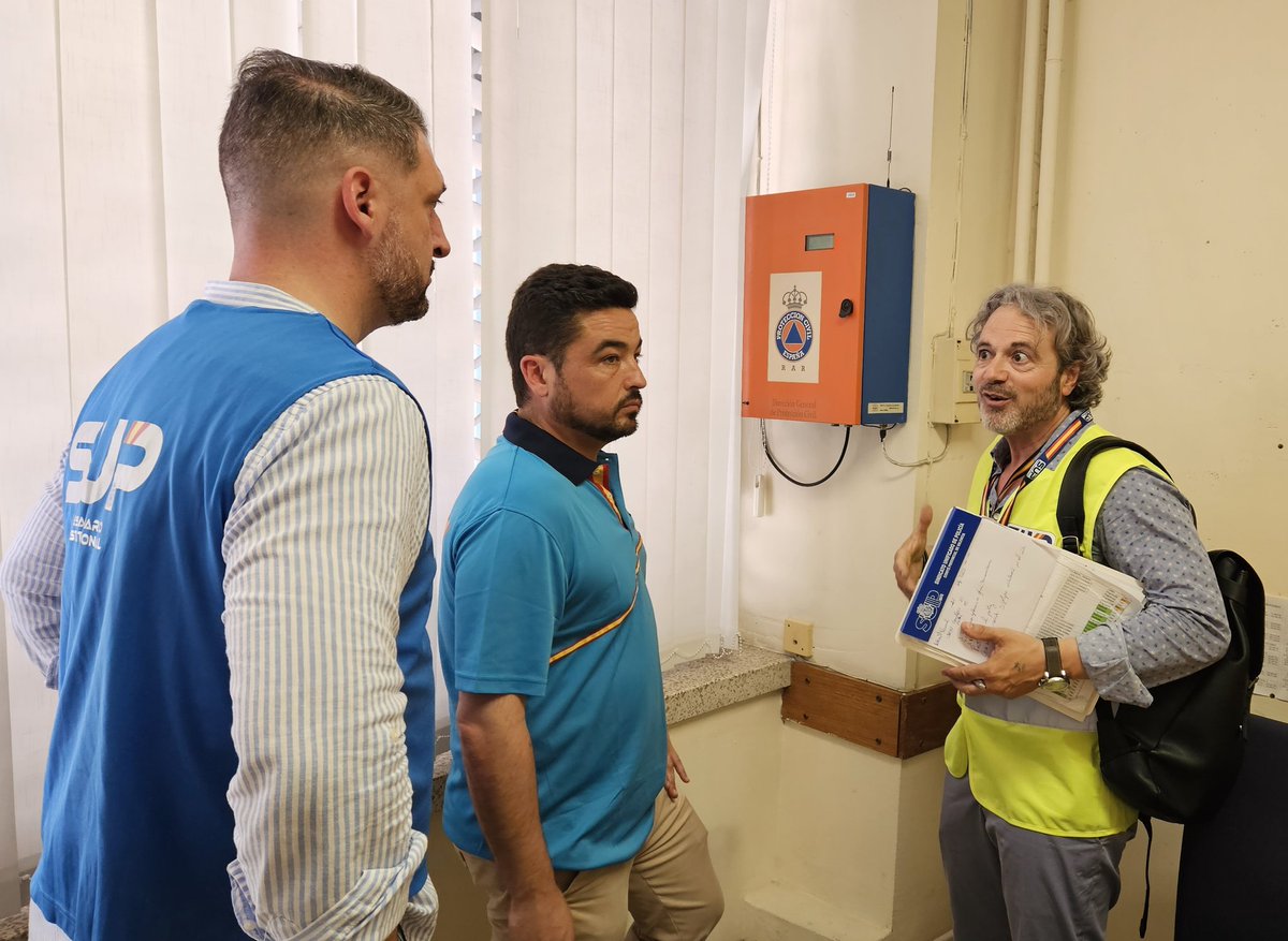 MiguelA67689904's tweet photo. 🗳️Continuamos los 3 Candidatos al Consejo, Secretario Federal y Delegación de Riesgos Laborales en #CampañaElectoral para el #ConsejoDePolicía2023

👮‍♂️Visitamos la #ComisariaDeMataro 🚔

🤝Escuchamos las inquietudes de l@s #Policias 👮👮‍♂️

✉️ 28 de JUNIO 🗳️👉🏼VOTA SUP https://t.co/tJXvD8fPqK