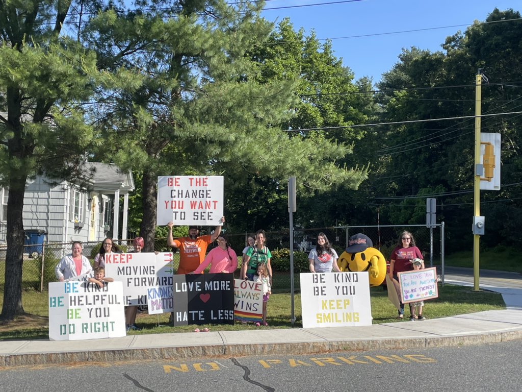 Jenn Bellville tweet media