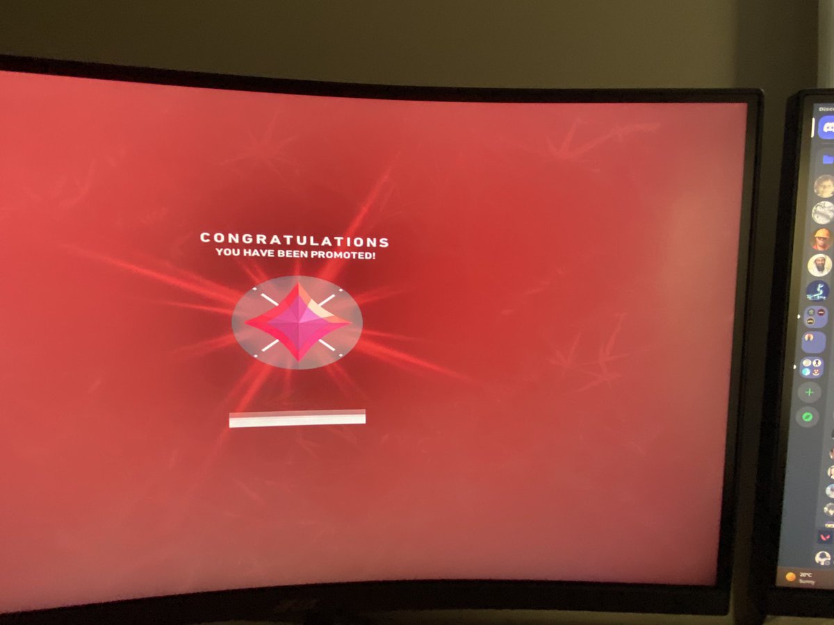 zykrohs's tweet image. someone q