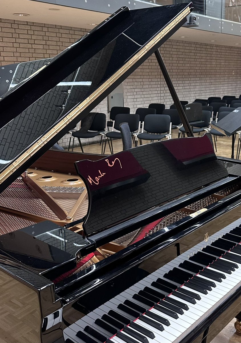 alexdariescu's tweet image. Back at the @rncmlive for the special 50th anniversary with the RNCM Symphony Orchestra, @alpeshconductor @zajaconductor 
Thinking of Mark Ray especially today and how he would have loved to be here. G&amp;amp;T in your memory, dear Mark, always in our hearts 🩷