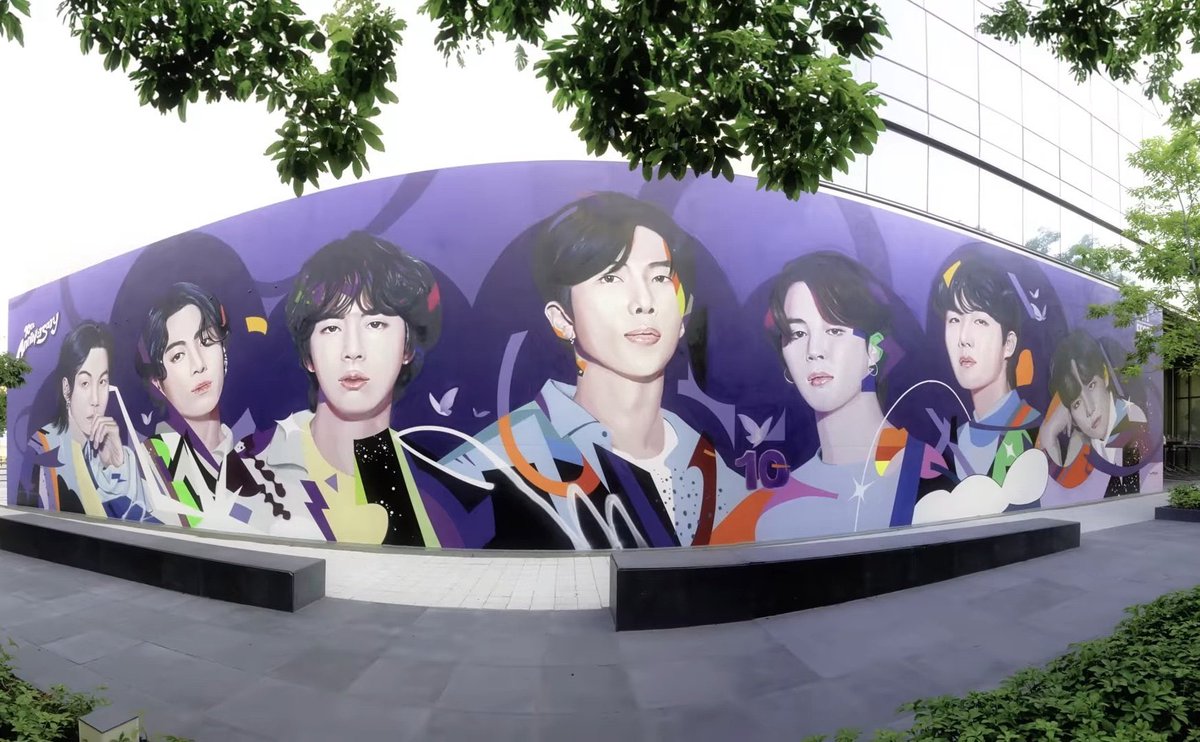 BTS mural at HYBE.