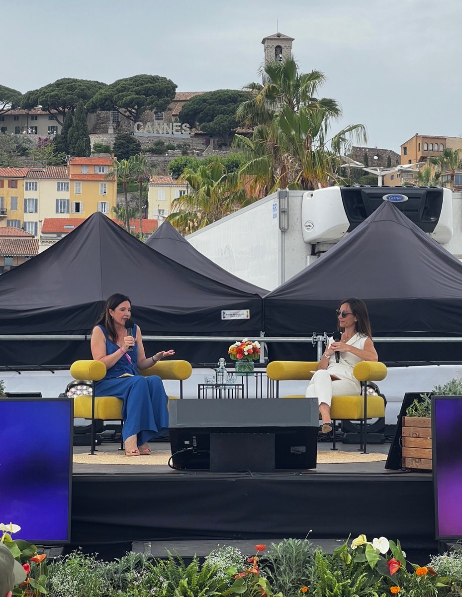 In-depth conversation on how brands can connect with audiences through podcast advertising with @jen_sargent of @WonderyMedia & @carlyzipp of Amazon Ads.