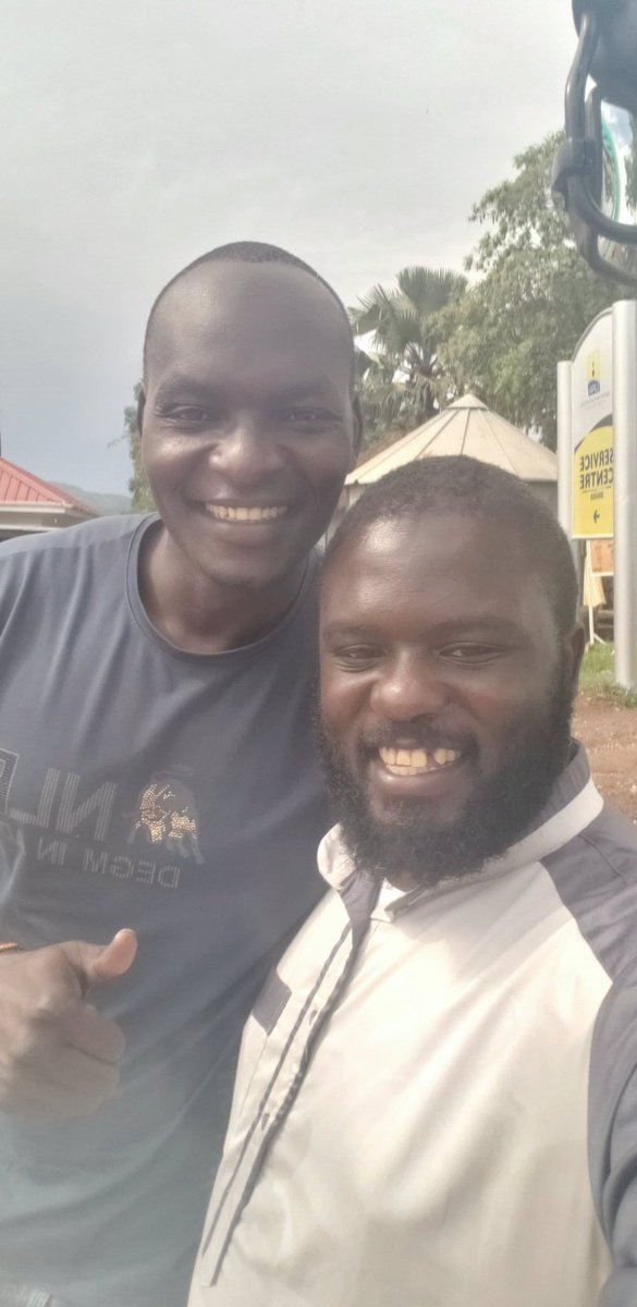 Cc. @KosaLeague 
Bumped into the legendary giant former @KibuliSecSchool striker Opio. Very jolly human being and a big businessman in south Sudan