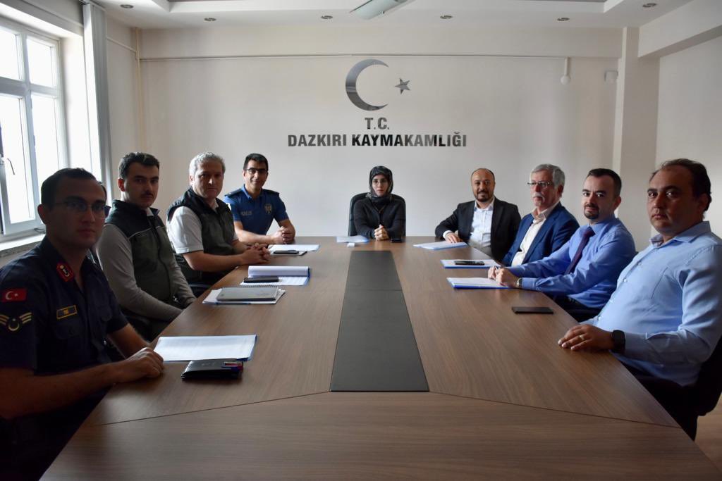 Kaymakamımız Sn Zeliha Uz başkanlığında orman yangınları ile mücadele komisyonu toplantısını gerçekleştirip, alınacak tedbirleri konuştuk. 
Vatandaşlarımıza düşen, ormanlık alanlarda daha dikkatli olup yanıcı maddeleri elimizden geldiğince kullanmamak.