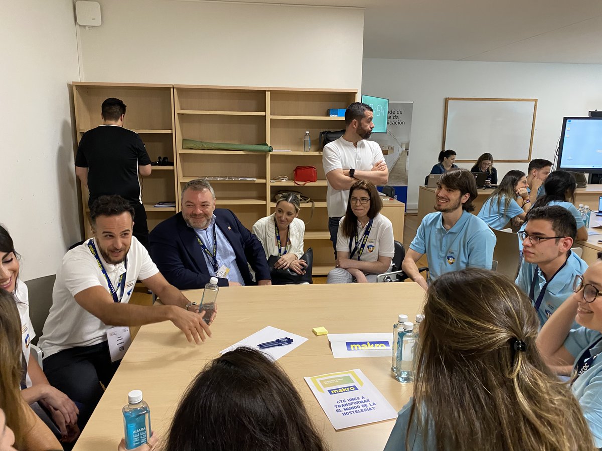 Makro España tweet media