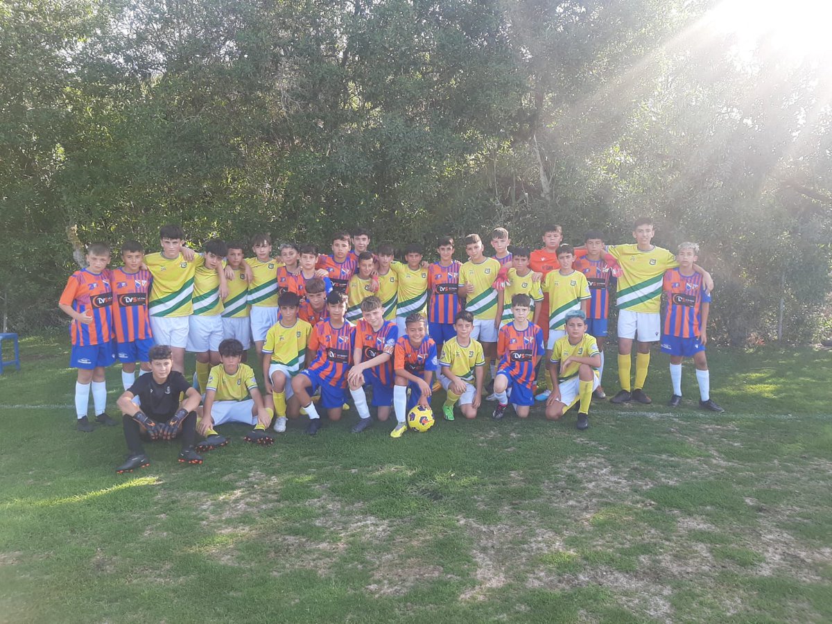 CDsededos2002's tweet image. Gran final y gran partido que realizaron estos campeones en el torneo de Chiclana Cup el pasado fin de semana. 

#aupasededos 
#adelanteconsolación 
#lacanteradelaciudad
#juntossomosimparables
#canteranazarena
👟⚽️🧡💙 💛💙