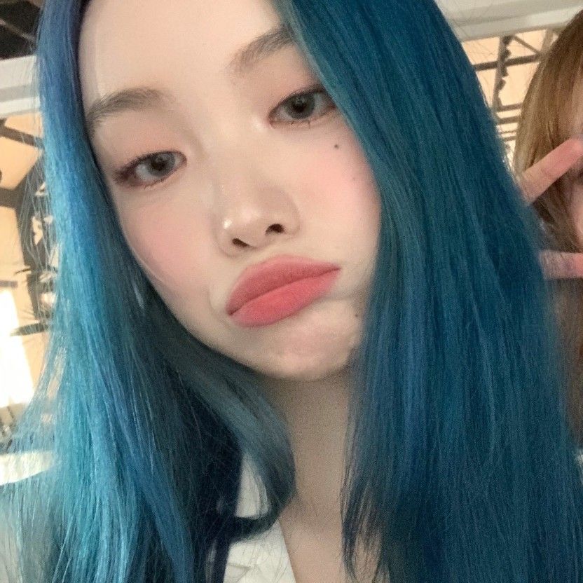 saudades suhyeon blue hair  MEU DEUS   tempo que não volta
