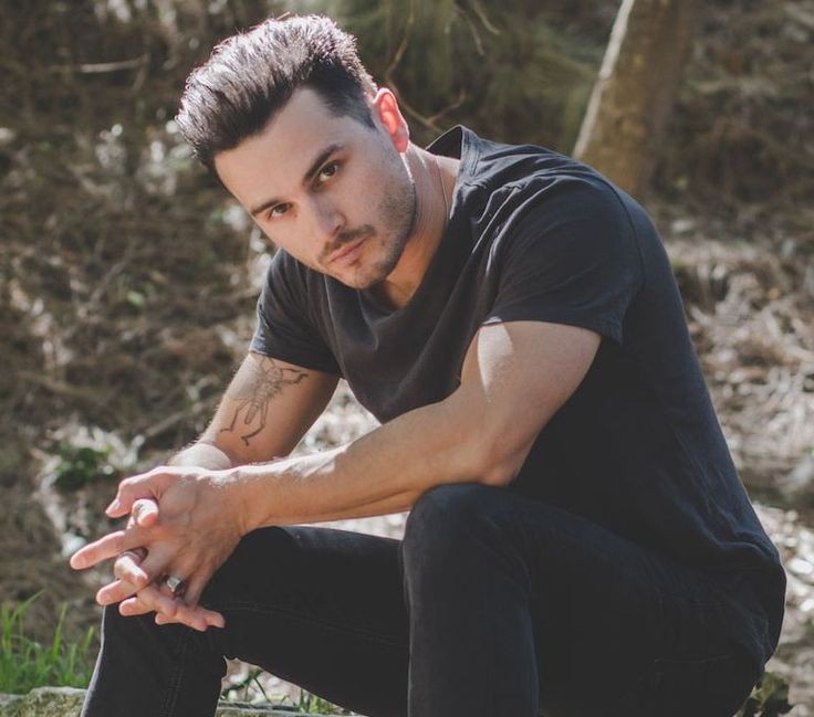 Hoje o nosso Michael Malarkey está completando 40 anos. Happy Birthday  