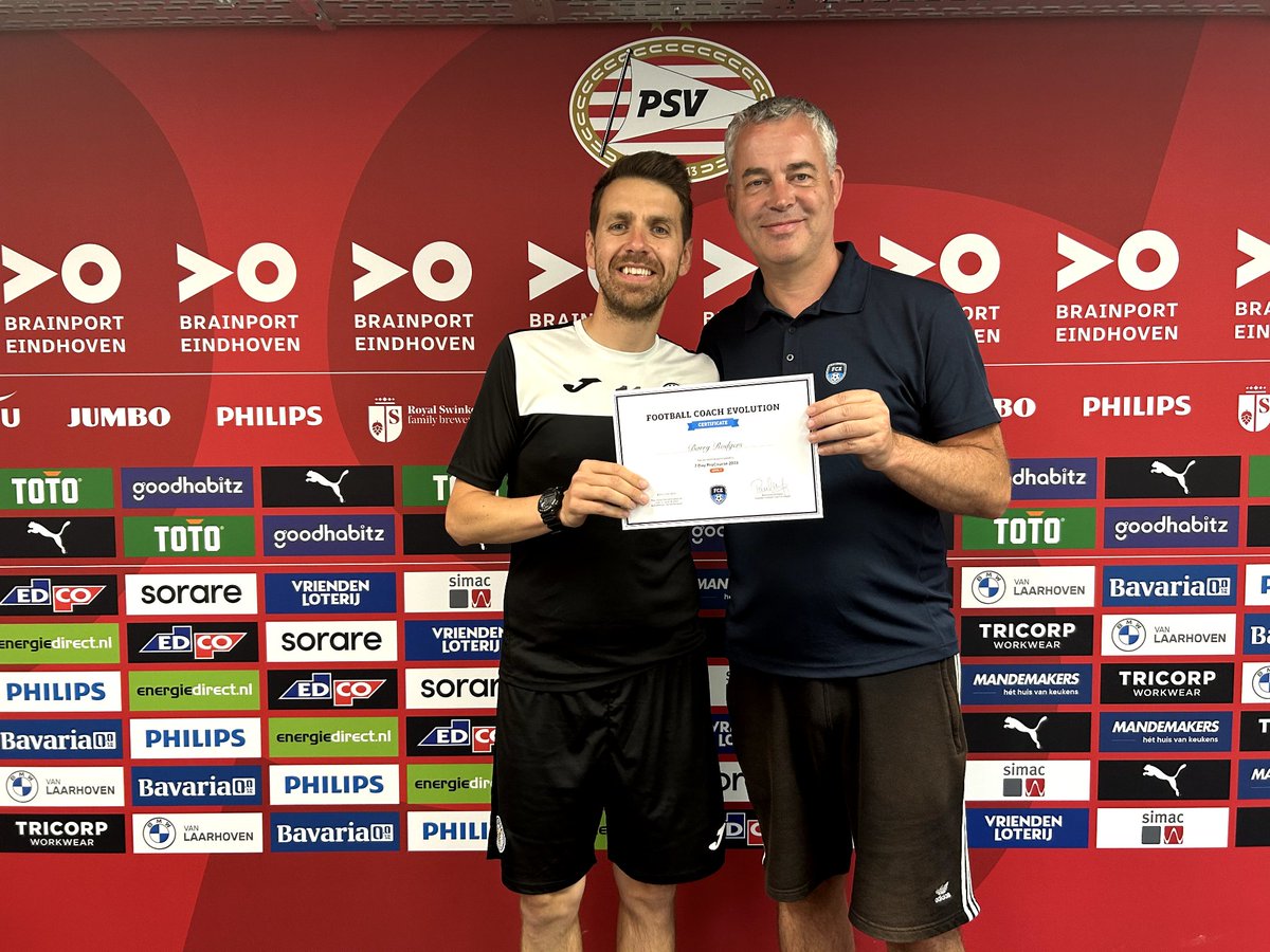 _B_Rodgers's tweet image. An Incredible 7 Days of Learning in Eindhoven. Developing and shaping the football brain! Key reflections

- Protecting the ⚽️ Environment
- Application of Tactical Principles
- Theorising Football / Conversations
- Extending your Boundaries
👏

@raymondverheije
@FootballCoachEv