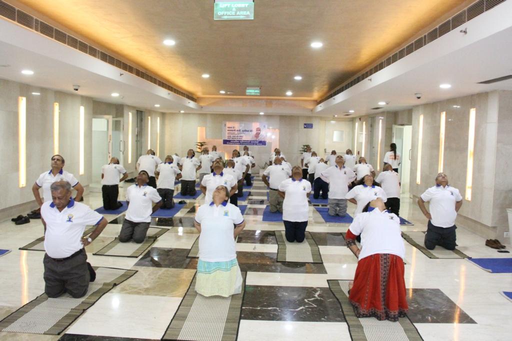 ravneetkaurpb's tweet photo. On this 9th International Yoga Day, let's embrace the power of yoga and reconnect with ourselves for a healthier future. 

#YogaDay #YogaForAll https://t.co/HfEBj3nGJI