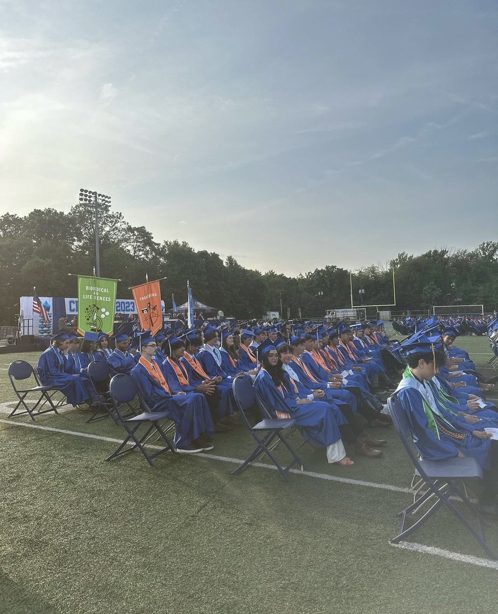 jholman6's tweet image. One graduation down, two more to go.  Congratulations DCL STEM Academy Class of 2023.  We are so proud of you!
#pctvs
#dcl_stem
#classof2023
#bullsogsforlife