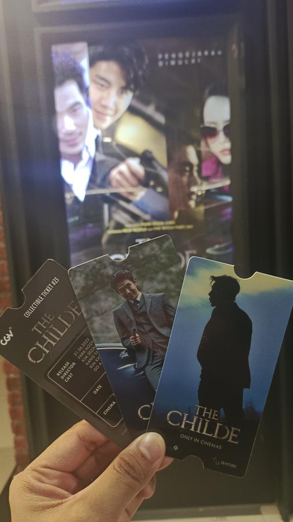 vprimaa19's tweet photo. Baru kali ini nonton thriller tapi gue malah ngakak terus.  Action, thriller, komedi, sumpah seru banget sih.. Ngga ngebosenin m plot twist banget jalan ceritanya. Dan karakter seonho ini emang cocok banget di dia #TheChilde #TheChildeID https://t.co/d8Le1zhrx9