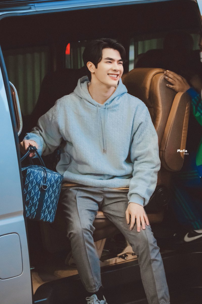 MafiaNursery's tweet photo. 21.06.23 | @milephakphum , @Nnattawin1 

ʙᴋᴋ - ᴄᴅɢ
🛫 #MileApoFlyToParis

#MilePhakphum ; #Nnattawin 
#MileApo #มายอาโป https://t.co/LZbycftMDn
