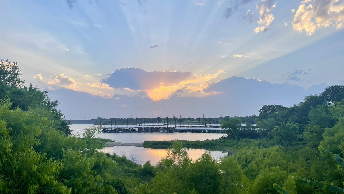 #nena2023 has been amazing!! On our final full day, I hope you will join me this morning at 1115 for Overcoming Obstacles Building a Better You.  
I had to add one of my favorite Texas sunrises so far this week (yesterday's sunrise). 

#overcomingobstacles #personalgrowth #newday