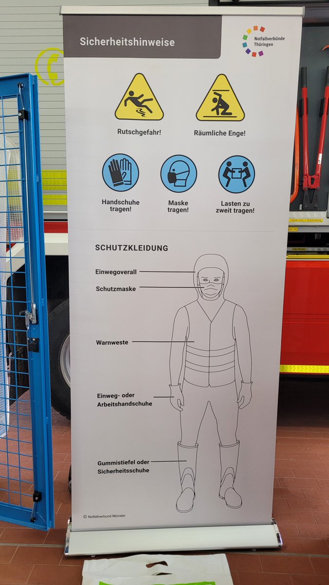 UBIlmenau's tweet photo. Ein #Notfall kann immer passieren!🧑🚒
Wir befassen uns auch mit #Notfallvorsorge.
Heute konnten wir uns den Gerätewagen 🚒 #Kulturgutschutz anschauen, der im Notfall auch für Ilmenauer Kultureinrichtungen zur Verfügung stünde.
#KulturratThueringen #Kulturgutschutz #Notfallverbund https://t.co/FaIwUqeXEN