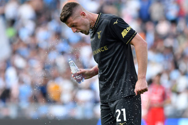 Milan Posts tweet media