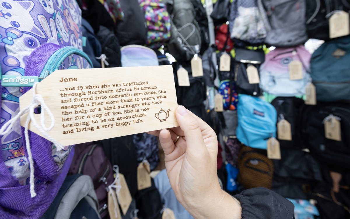 migranthelp's tweet image. Our &apos;Bags of Hope&apos; art installation was created by artist Sophie Cunningham, with the aim to provoke reflection and encourage empathy towards refugees and people seeking asylum in the UK.