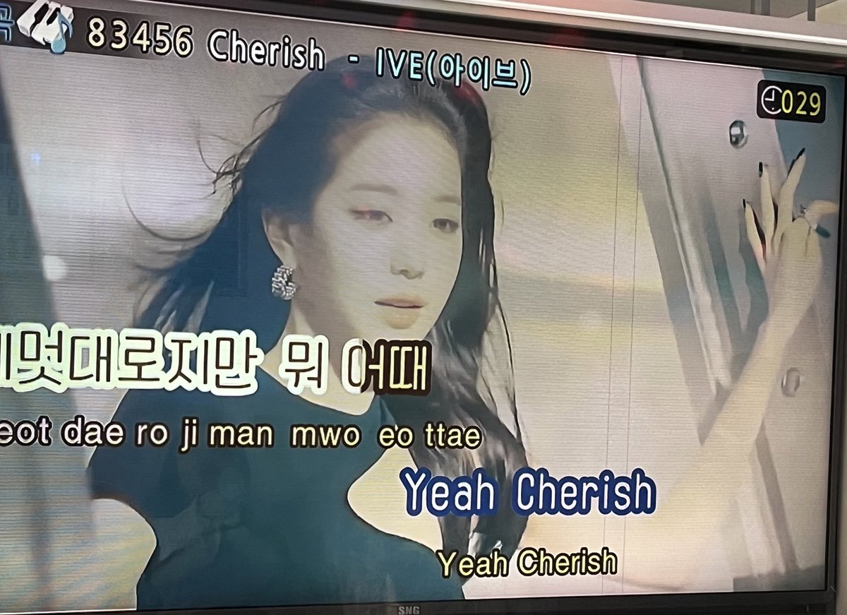 ___rnore's tweet image. 저 계정판지 5주년이라 다이브 언니들이 오늘 축하쏭 불러줬어요