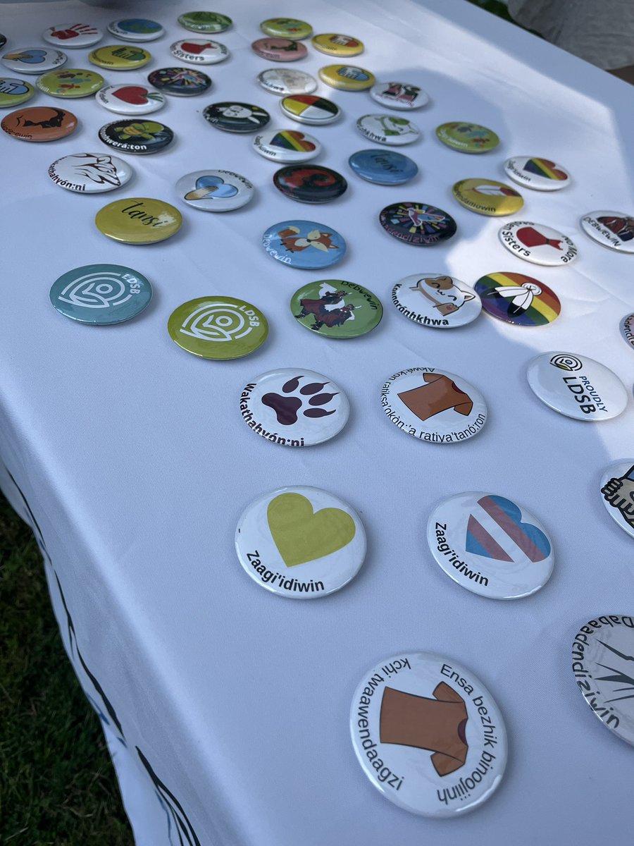 #proudlyLDSB Indigenous Education team <a href="/AliceEJohnston1/">Alice Johnston, PhD</a>, @LivNRondeau &amp; Jessi DiRocco set-up with button maker to celebrate. We are waiting for students &amp; community. Come see us! #NationalIndigenousPeoplesDay