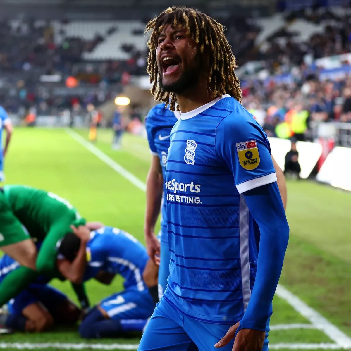 RodrickFootball's tweet photo. Birmingham City are also pushing to sign Dion Sanderson on a permanent transfer , but face competition from Stoke City who are also very keen on the defender. #BCFC #KRO #SCFC https://t.co/bBQzI8x6CR