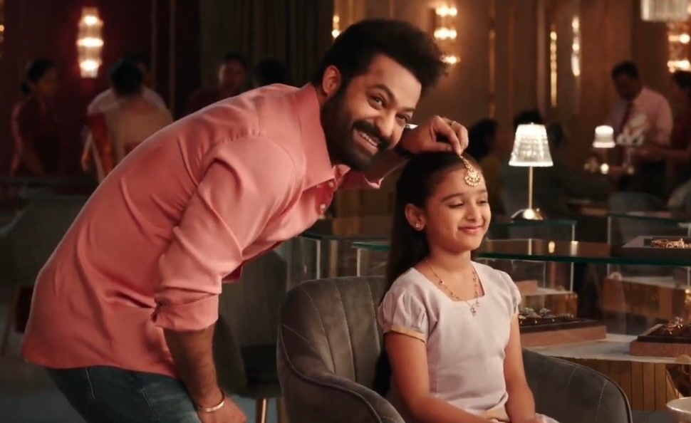 NTRFanTrends's tweet photo. Man Of Masses @tarak9999's @Malabartweets Advertisement 🔥

YouTube Link : https://t.co/7kLDQNgIRX

#ManOfMassesNTR https://t.co/EaHBlczMXN